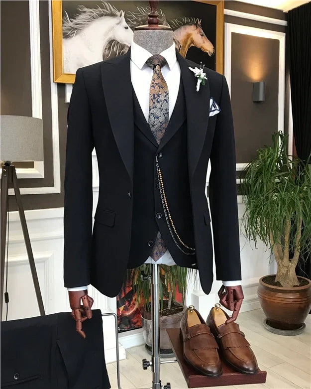 ITALIAN FIT MEN'S CHARADE SUIT BY ITALIAN VEGA® (3-Piece)